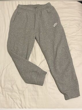 Nike gray cuffed jogger sweatpants
